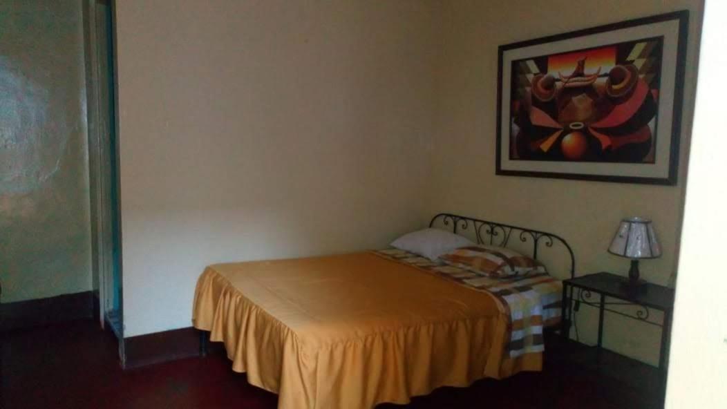Hostal Virrey & Tours Trujillo Exterior photo